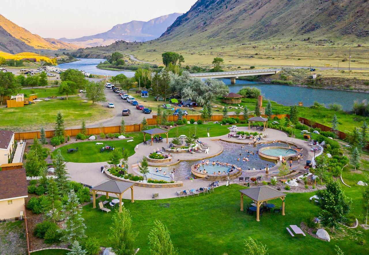 Yellowstone Hot Springs Resort 加德纳 外观 照片